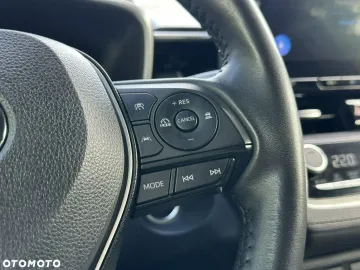 Car image 30