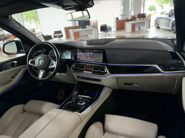 Car image 37