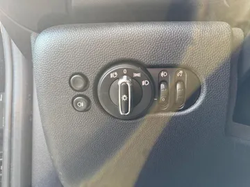 Car image 33