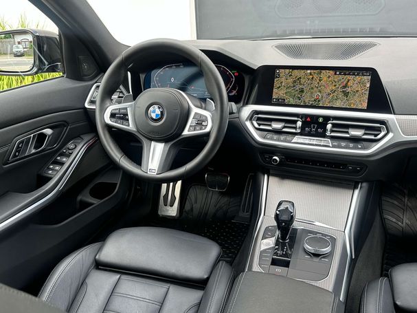 BMW 320i 135 kW image number 19