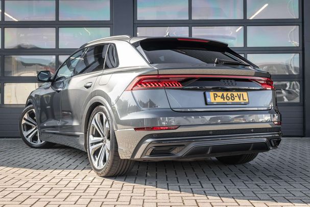 Audi Q8 55 TFSIe quattro 280 kW image number 11