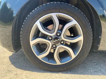 Car image 31