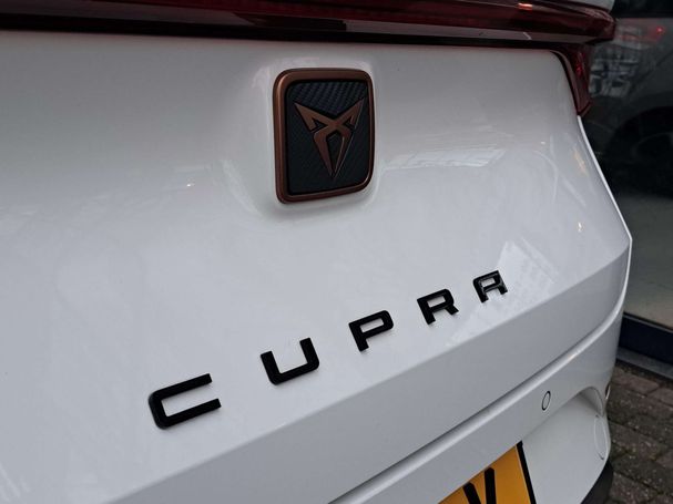 Cupra Leon ST e-Hybrid 180 kW image number 12