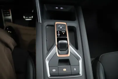 Car image 35