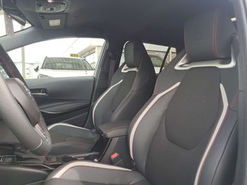 Car image 15