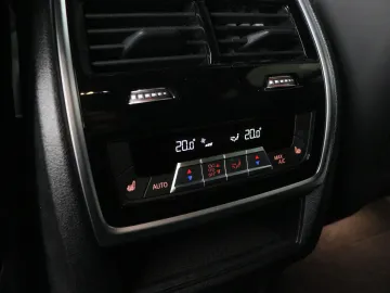 Car image 35