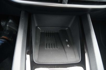 Car image 47