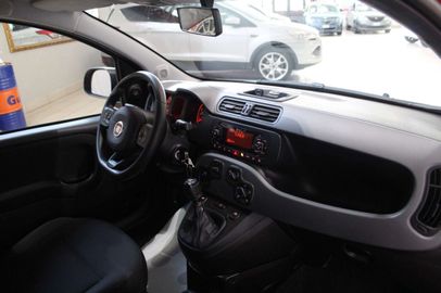 Car image 11