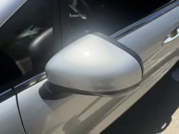 Car image 36
