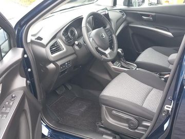 Car image 12