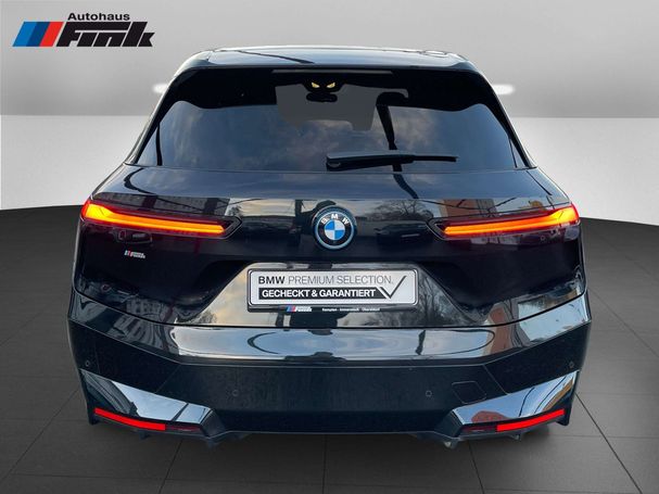 BMW iX xDrive50 385 kW image number 4