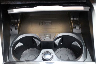 Car image 30