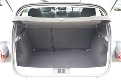 Car image 30