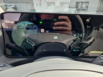 Car image 25