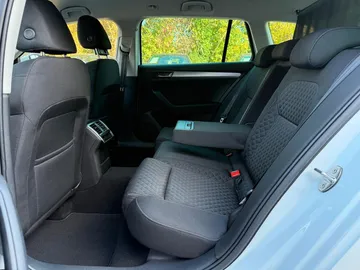 Car image 38