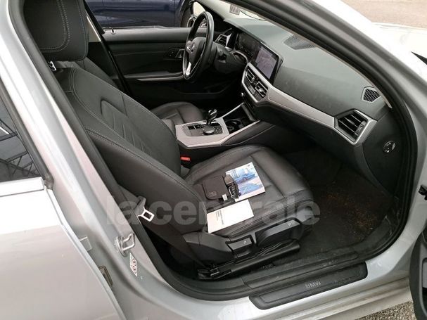 BMW 320i 135 kW image number 5