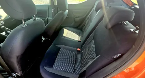Car image 27