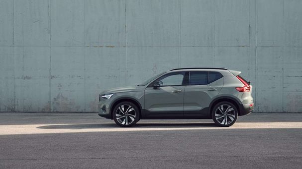 Volvo XC40 B3 Ultra Dark 120 kW image number 19