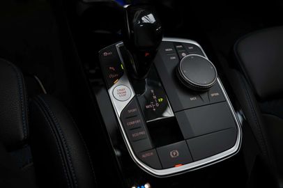 Car image 35