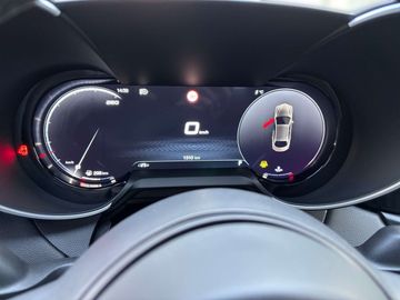 Car image 12