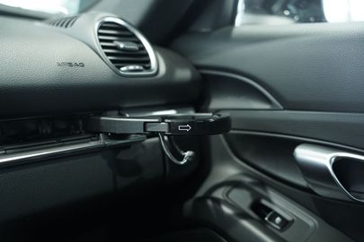 Car image 38