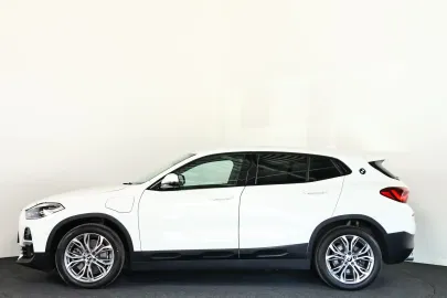 Car image 30