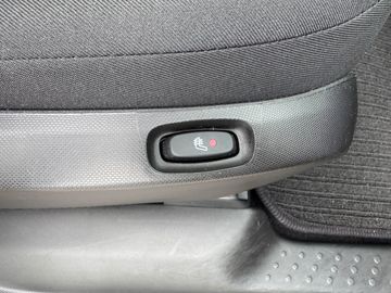 Car image 33
