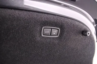 Car image 43