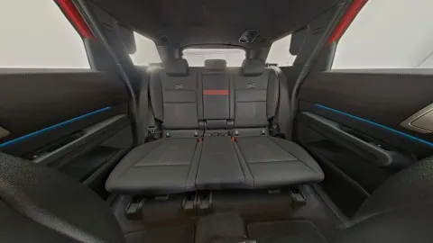 Car image 26