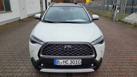 Car image 4