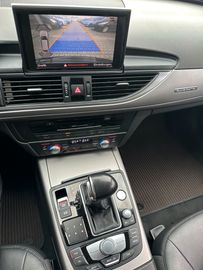 Car image 28