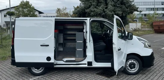 Car image 15