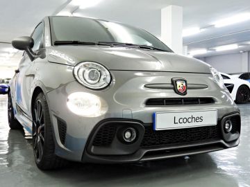 Car image 4