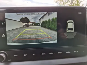Car image 27