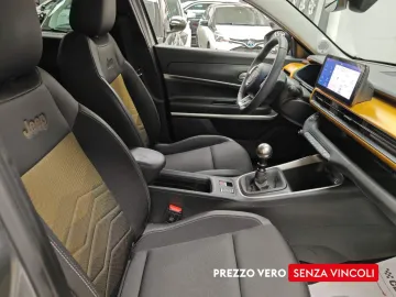 Car image 26