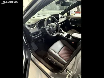Car image 8