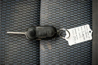 Car image 25