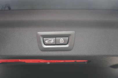 Car image 37