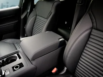 Car image 30