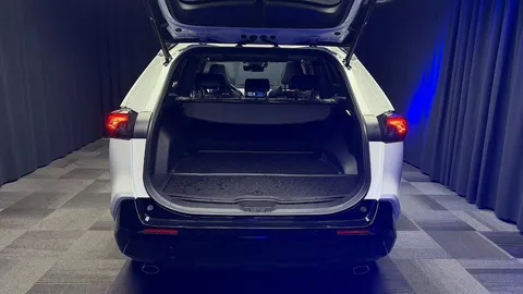 Car image 38