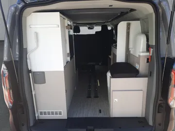 Car image 25