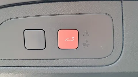 Car image 32