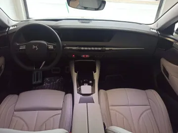 Car image 30