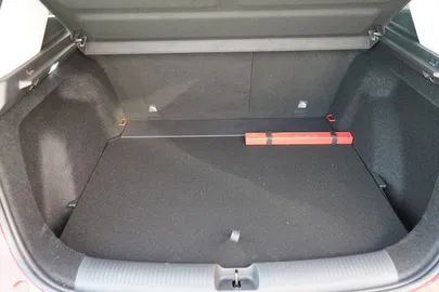 Car image 27