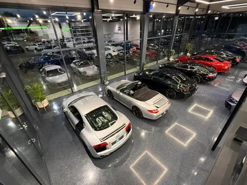 Car image 40