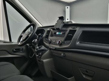 Car image 32