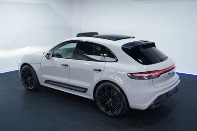 Car image 48