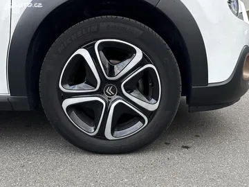 Car image 28