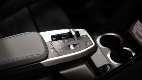 Car image 37