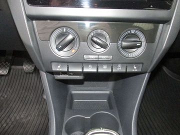 Car image 26